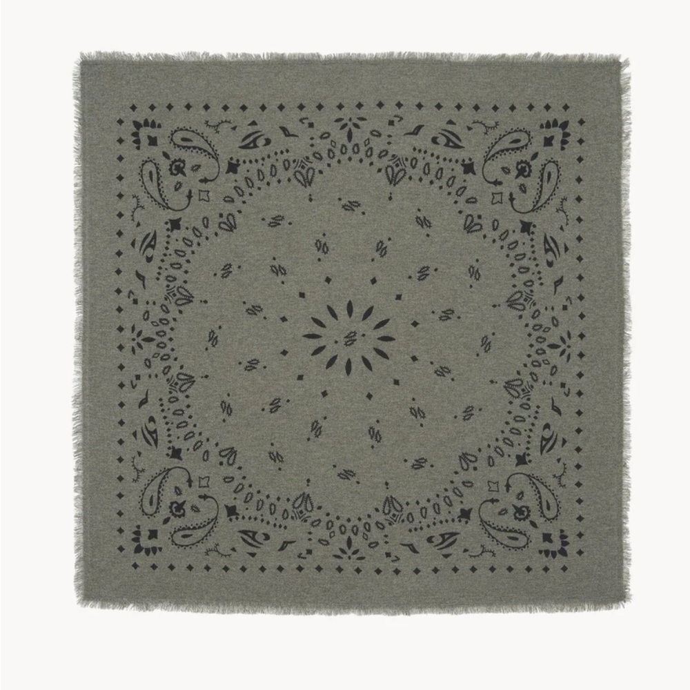 NWT KUJTEN SMALL BANDANA HACHI KAKI
Small Cashmere Bandana